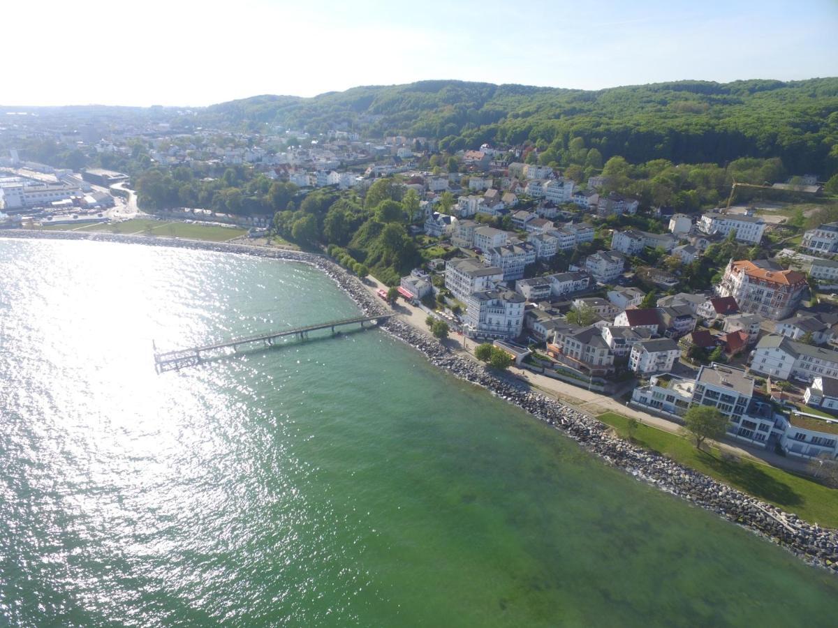 Faehrblick - Pension Direkt Am Wasser Sassnitz Extérieur photo