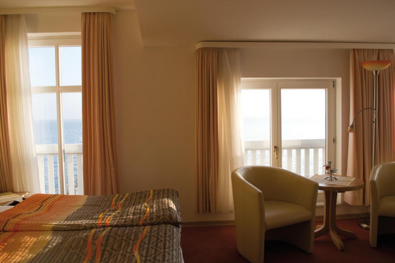 Faehrblick - Pension Direkt Am Wasser Sassnitz Extérieur photo